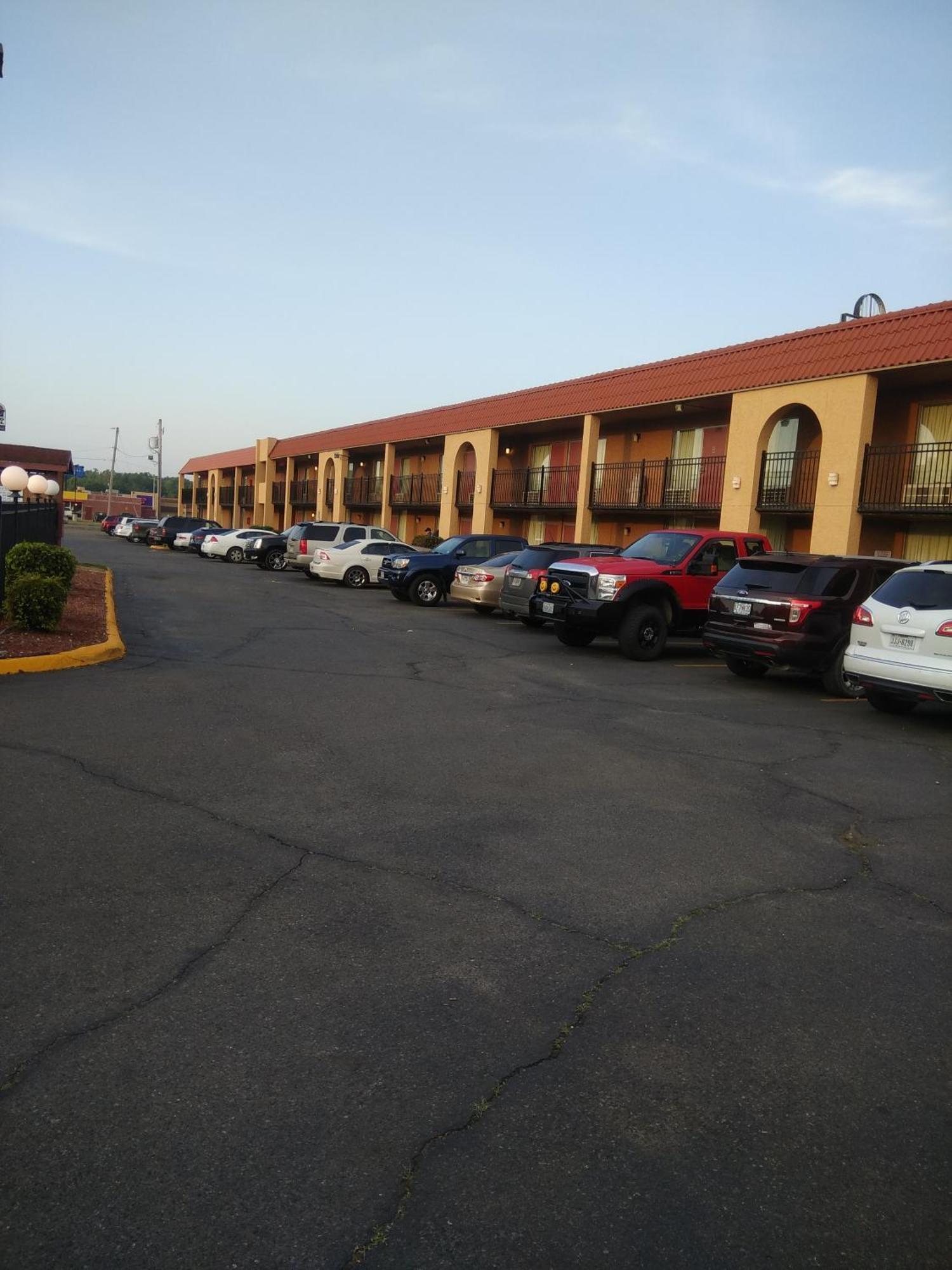 Days Inn By Wyndham Caddo Valley Arkadelphia Εξωτερικό φωτογραφία